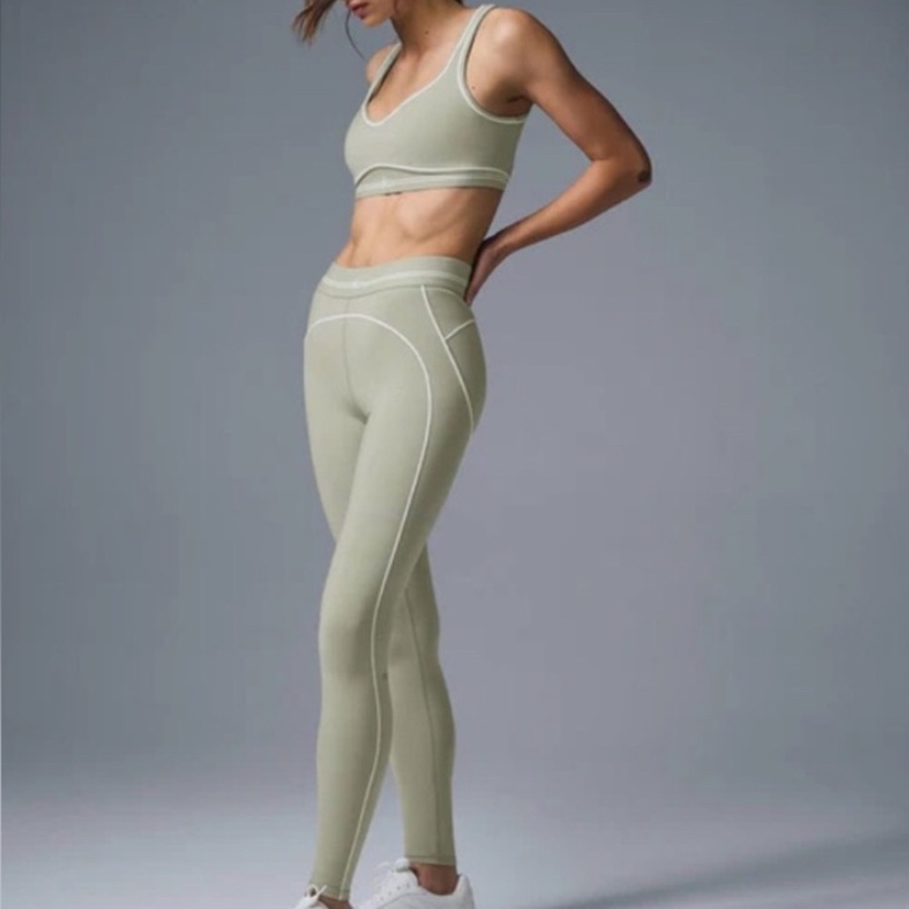 ALO Yoga Airbrush High-Waist Heart Throb Legging Limestone M NEW WITH TAG!